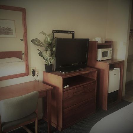Budget Inn Riverside Bagian luar foto